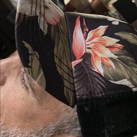 BILLABONG FLORAL and NET - Picture 2 of 6